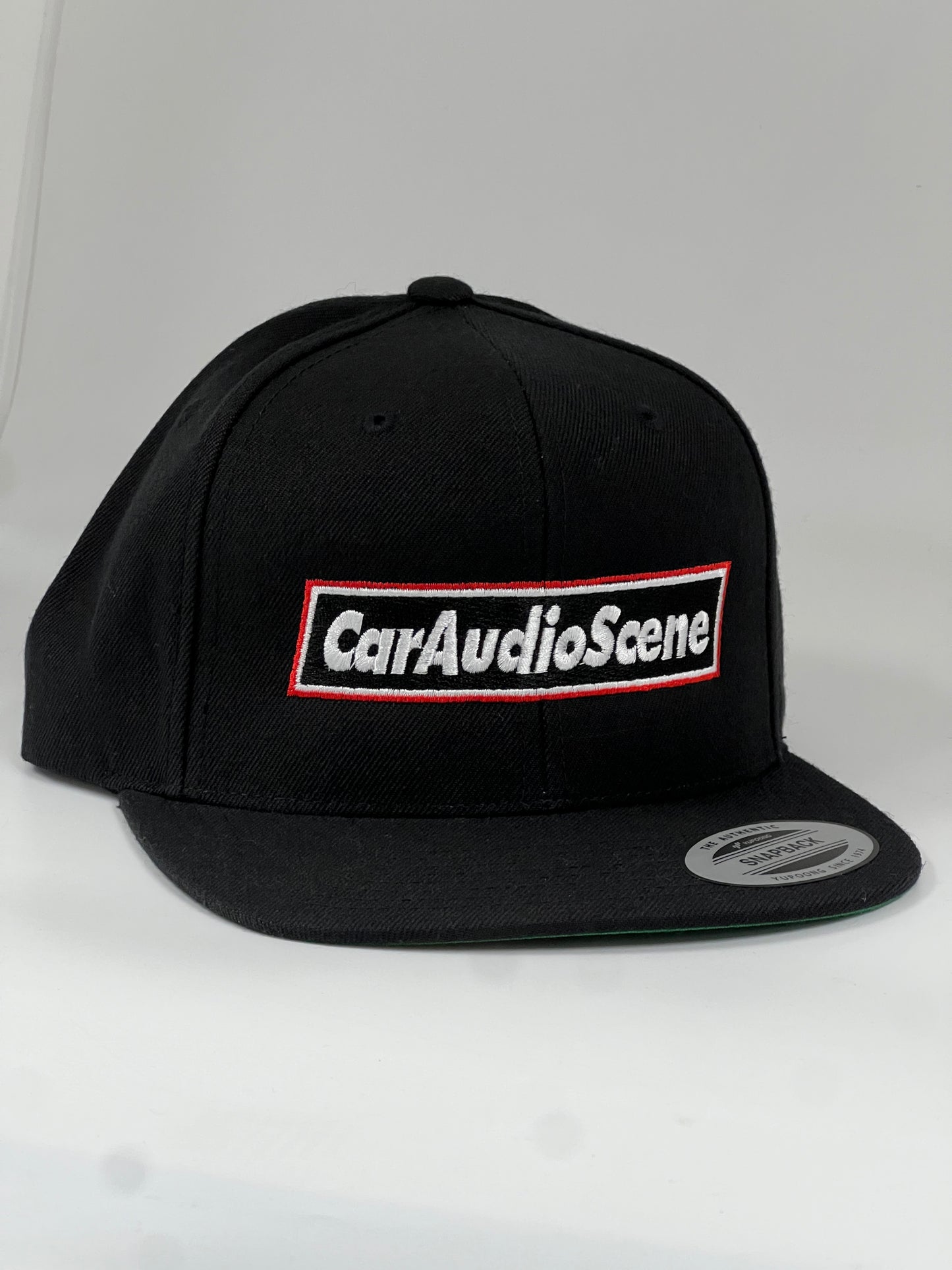 Flat bill 6 panel snap back cap
